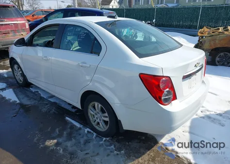 2015 Chevrolet Sonic Lt Auto z USA, uszkodzony, nr VIN 1G1JC5SG1F4107460
